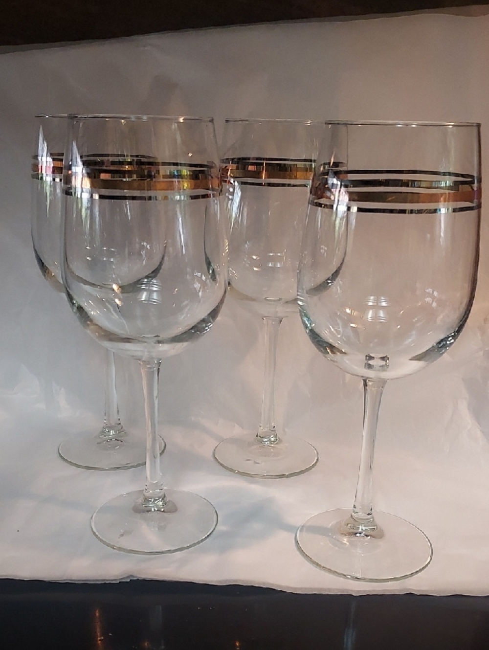 Vintage Elegant Wine Goblets Feturing Gold Bands Set Of 4....B111